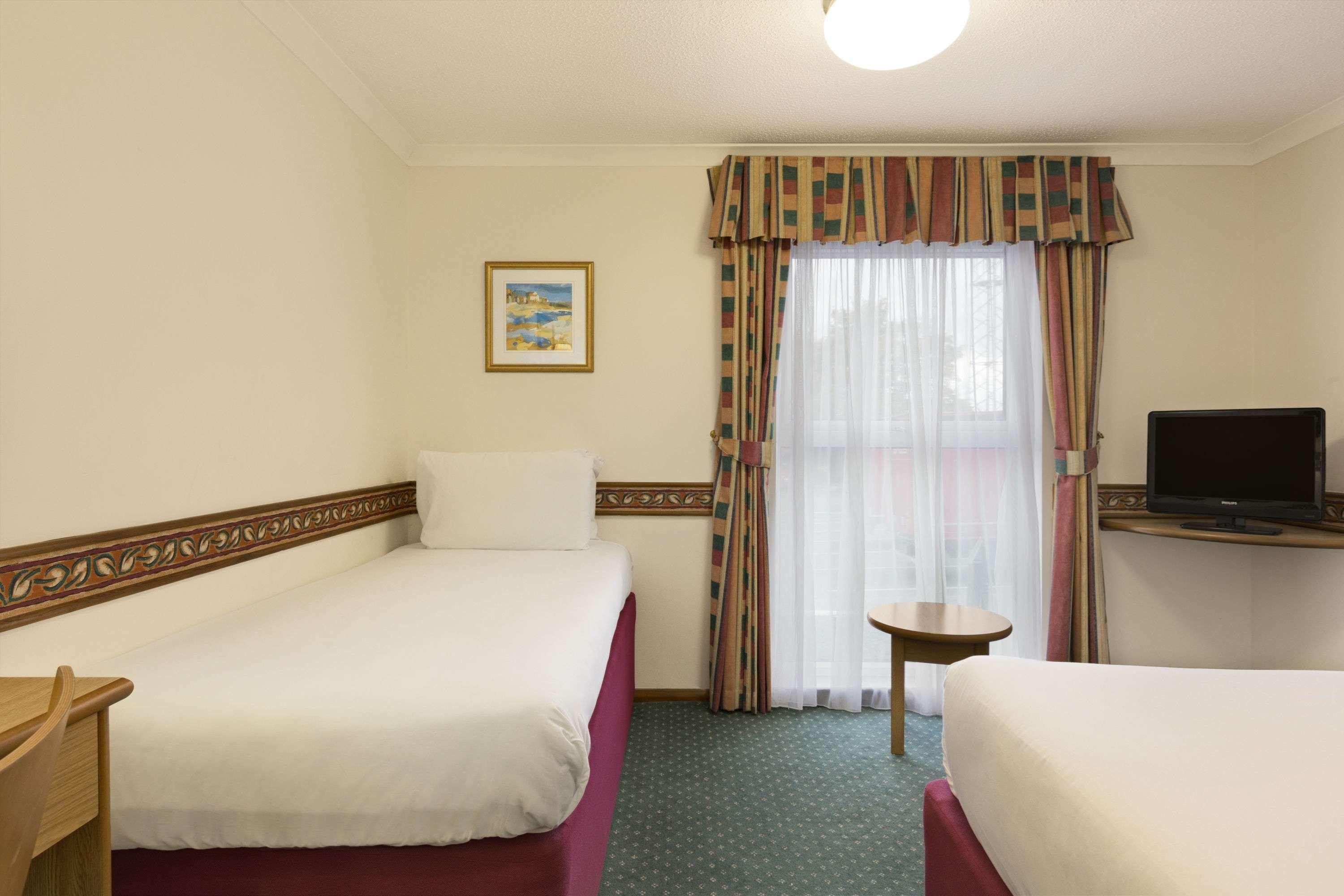 Days Inn Hotel Leicester Extérieur photo